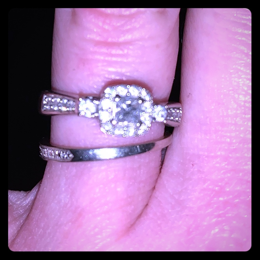 Wedding set for a couple. They are from Kays!!